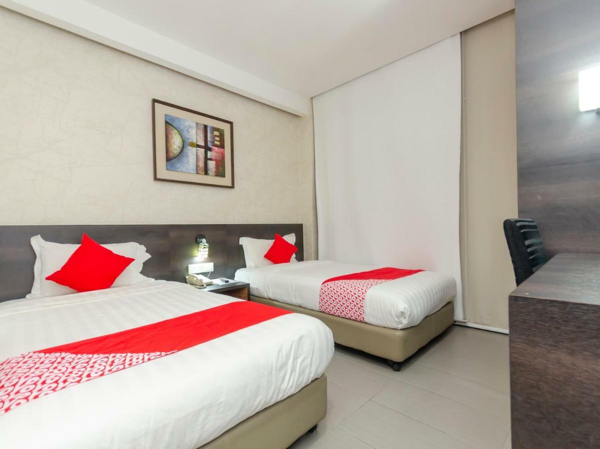 Oyo 1164 Hotel 906 Kota Laksamana Малакка Экстерьер фото