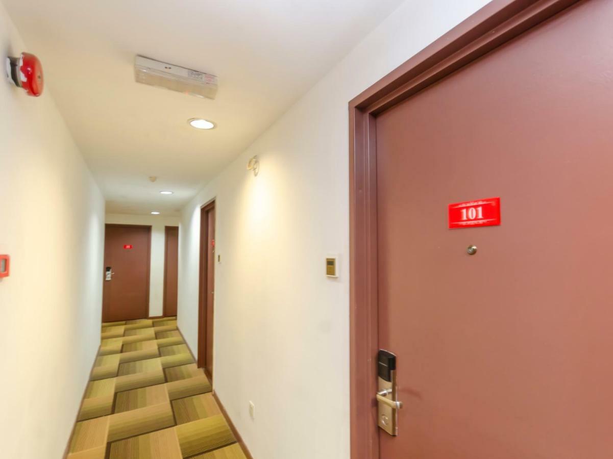 Oyo 1164 Hotel 906 Kota Laksamana Малакка Экстерьер фото